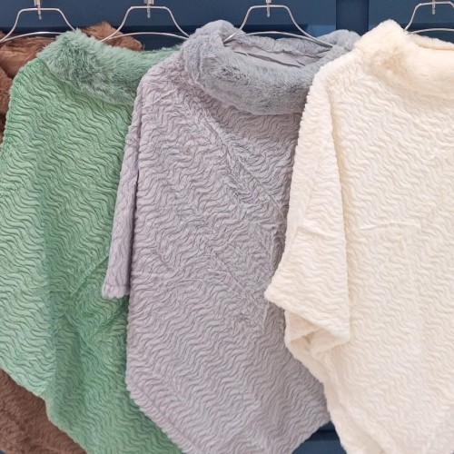 Women     Poncho